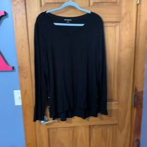 Kim Rogers Large Black Long Sleeve Tee. EUC. V neck.
